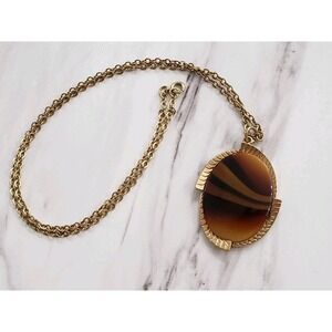 Vintage 1970's SARAH COVENTRY Gold‎ Tone Necklace Carameltone Stone Oval Pendant